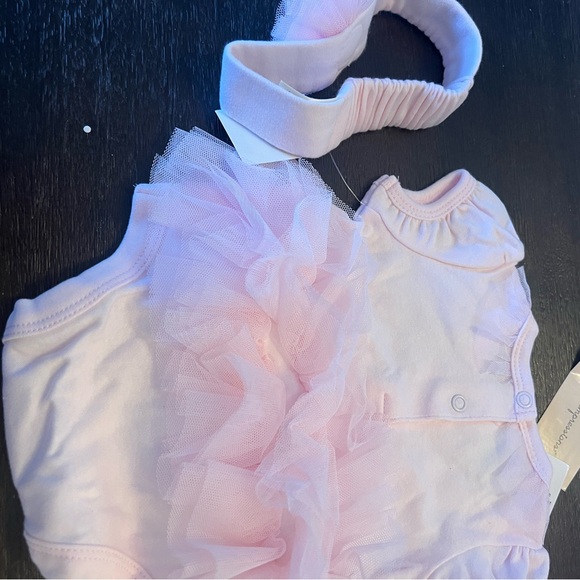 Lacy ruffles onies 2 piece - Picture 3 of 3